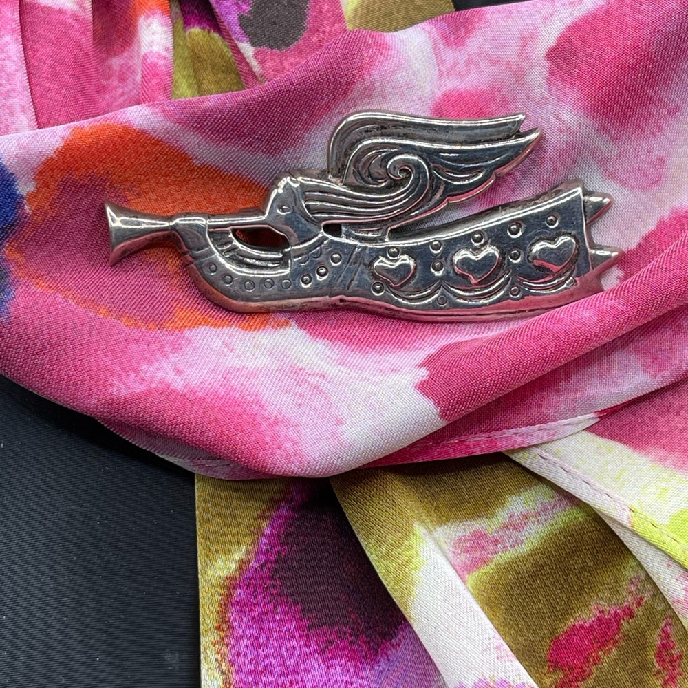 James Avery RETIRED 925 Sterling Silver “Trumpeting Angel” Brooch No Call Outs